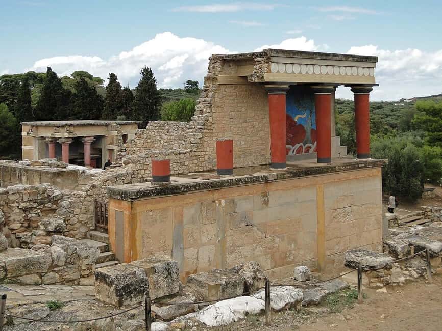 Chania: Knossos Palace - Archaeological museum! - Knossos Palace: how the guided tour makes the site click