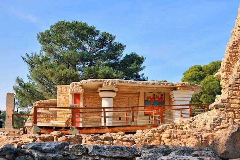From Chania & Rethymno: Knossos Palace & Heraklion City Tour - The Archaeological Museum Option: When Going Inside Makes Sense