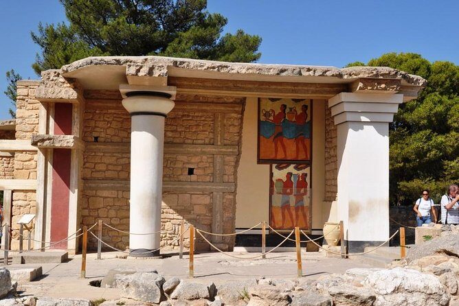 Knossos Palace guided tour - Heraklion City tour + market - Patsides Minoan Farm Stop: Tastings and a Product-Focused Interlude